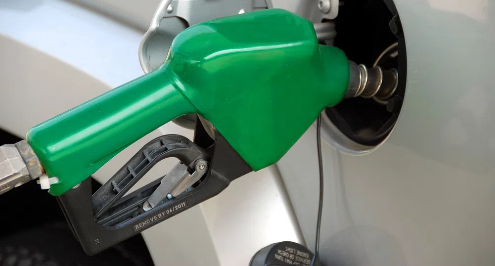 Япония спира продажбите на нови бензинови автомобили след 2030 година