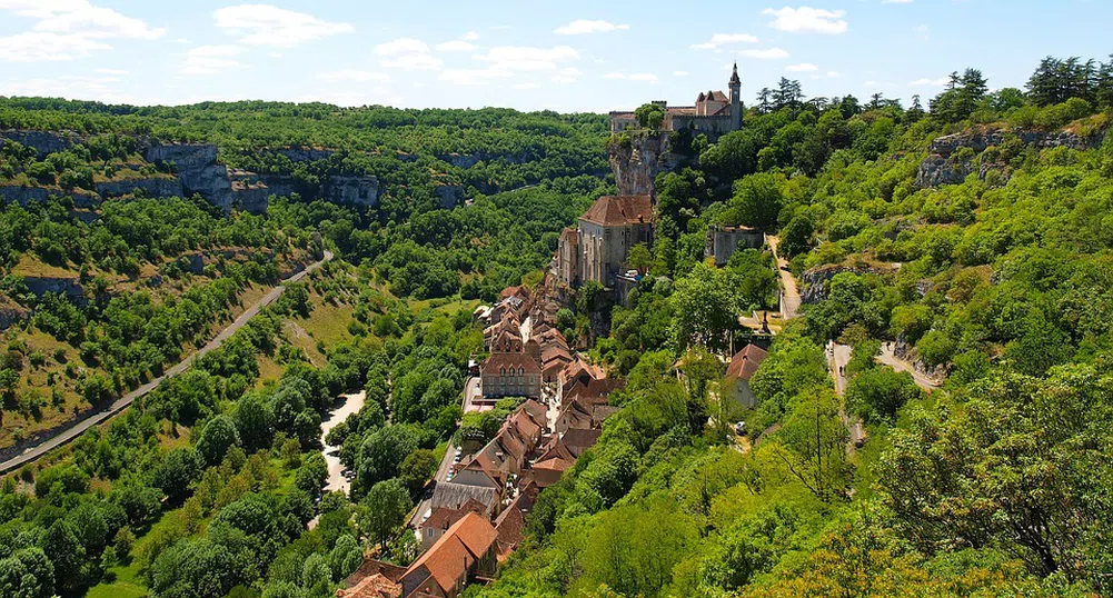 Рокамадур: чудотворни църкви, легендарен меч и синьо сирене