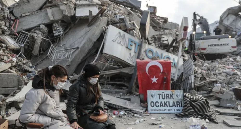 Токсичен прах: Турция е в риск от здравно бедствие след земетресенията