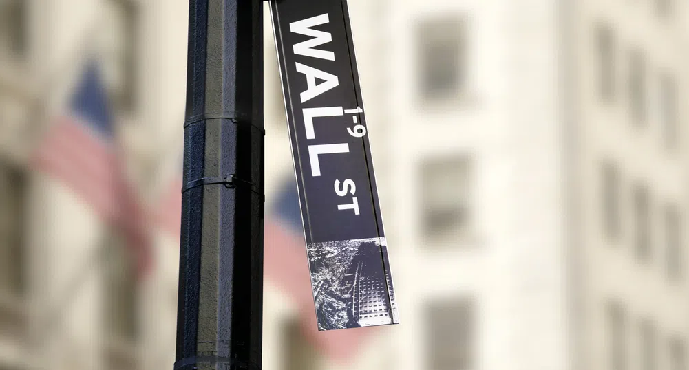 Американските акции падат на фона на споровете за тавана на дълга