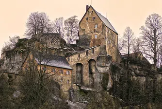 Спиращи дъха гледки на изоставени замъци