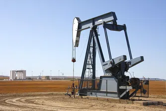 Goldman Sachs: Петролът ще поскъпне до над 80 долара