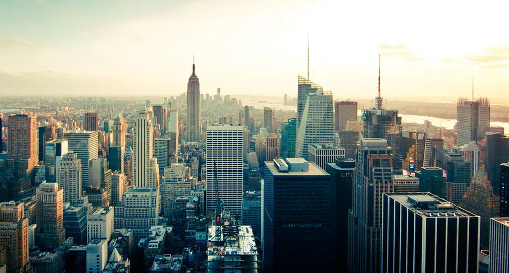 Ново забавление: Катерене по фасадата на небостъргач в Ню Йорк