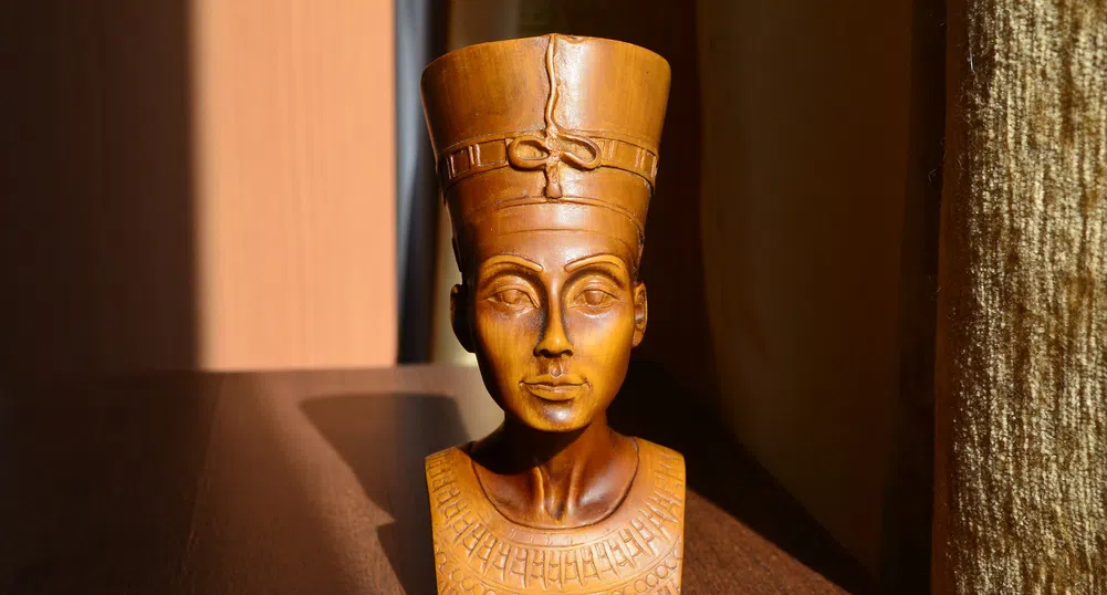 Откриха ли тайната гробница, в която е погребана Нефертити?