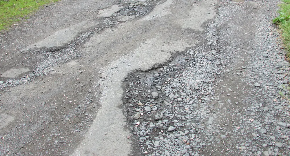 Кърпят дупките по магистрали и първокласни пътища