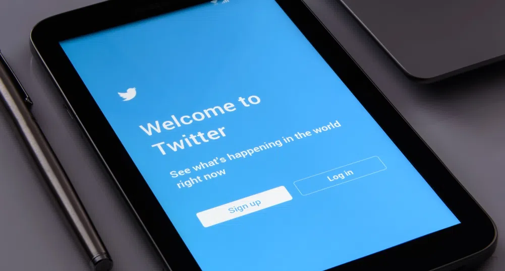 Хакери "превзеха" профила на съоснователя на Twitter