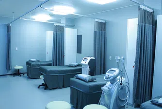 Пациент с COVID-19 със сметка от $1 млн за престоя му в болница