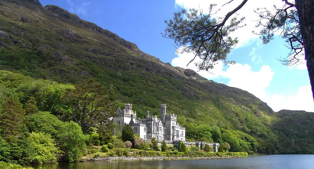 Как да прекарате една безплатна нощ в ирландски замък?
