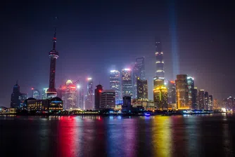 Тестват 26-милионното население на Шанхай за COVID-19
