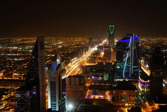 Фондът на Саудитска Арабия взе заем за милиарди