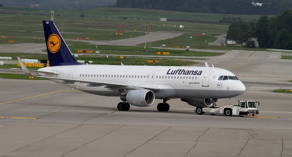 Lufthansa превръща седалките в икономична класа в легла (снимки)