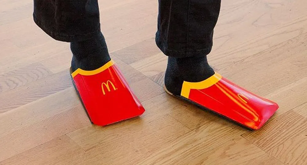 McDonald’s се пошегува с модерни обувки на Balenciaga
