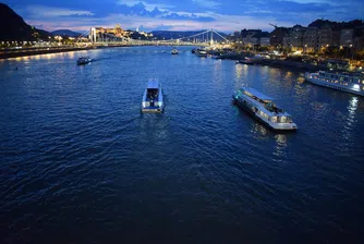 Туристически кораб с южнокорейци потъна в река Дунав