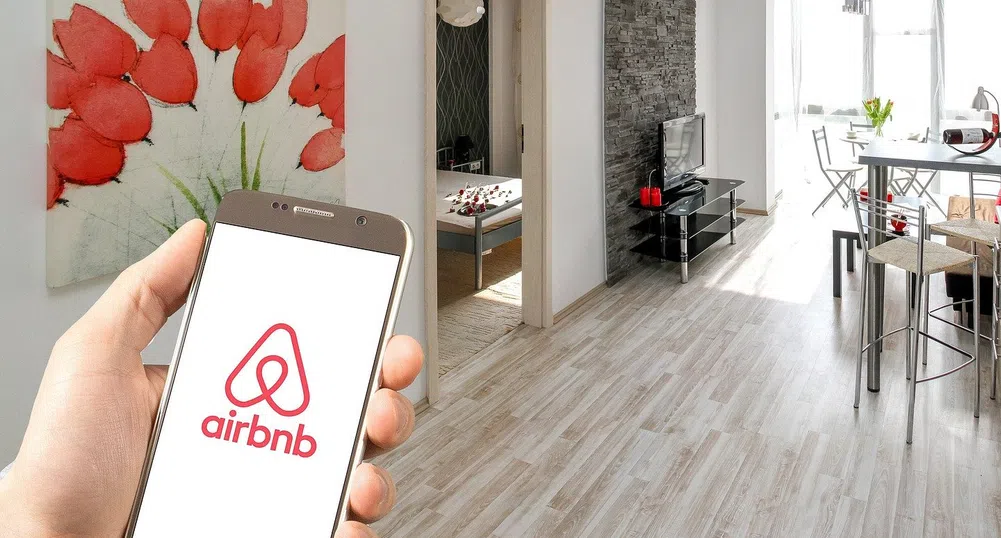 Airbnb ще компенсира наемодателите с 250 млн. долара