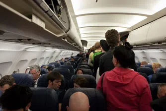Неписаните правила в самолета: Каквото и да правите, дразните някой друг