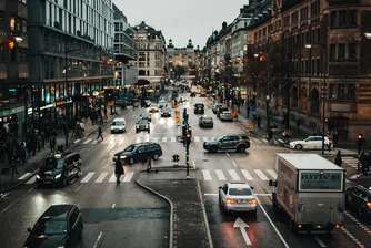 Стокхолм забранява двигателите с вътрешно горене в центъра на града