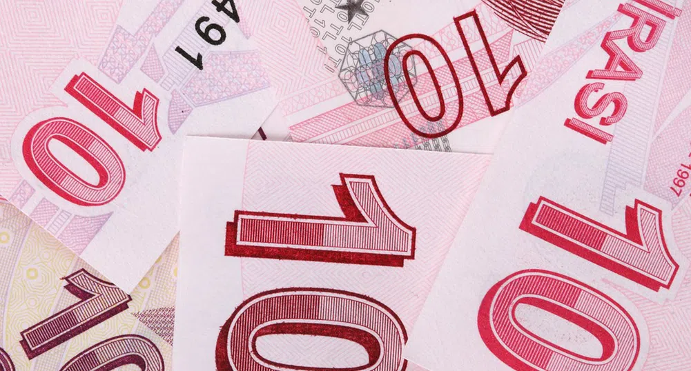 Един долар вече струва повече от 8 турски лири