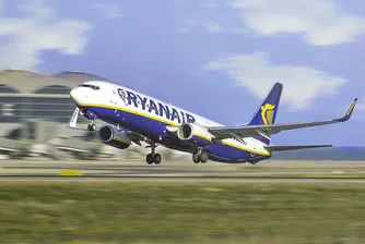 Бележка за бомба на борда приземи принудително самолет на Ryanair