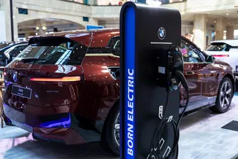 Продажбите на електромобили стимулират печалбите на BMW и Volvo