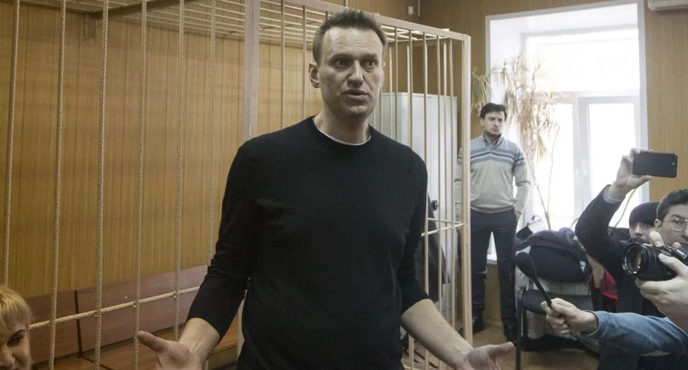 Навални страда от мистериозно заболяване. Подозират, че е отровен в затвора