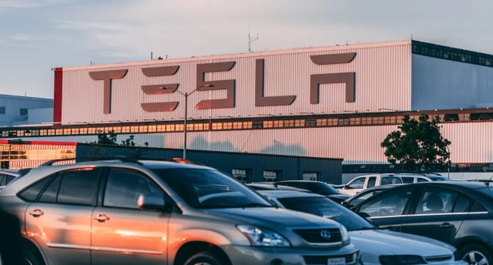 Норвегия разследва Tesla заради неизправности в окачването