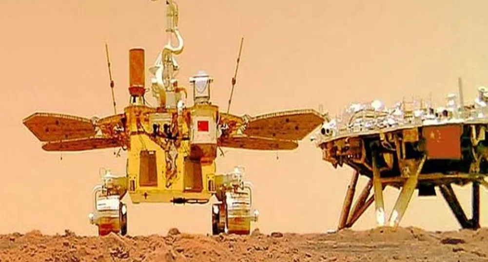 Китайският марсоход Журонг изпрати кадри от Червената планета (ВИДЕО)