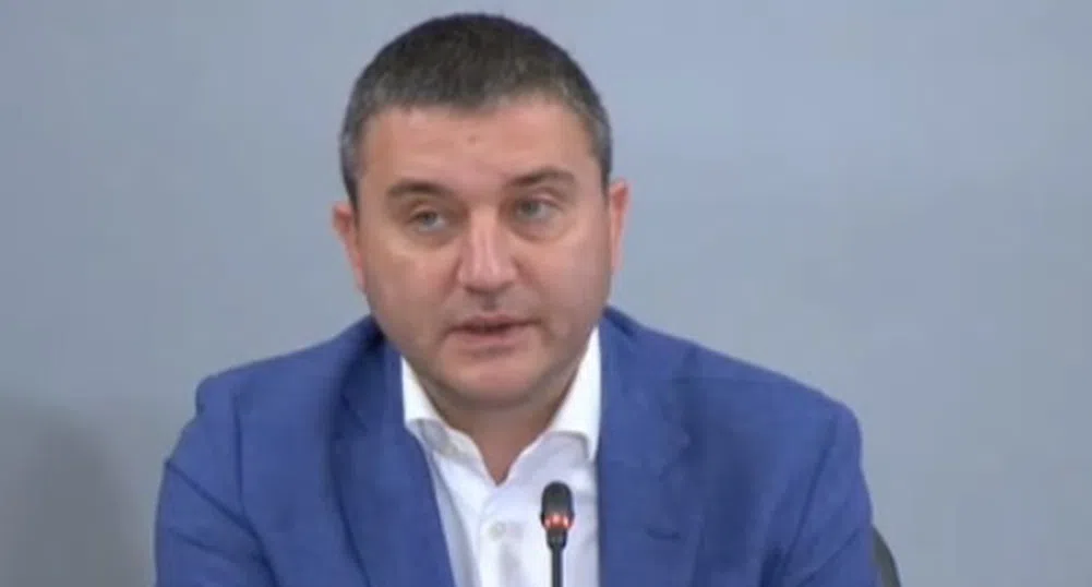 Горанов: Придобиването на акции на ПИБ не е държавна помощ!