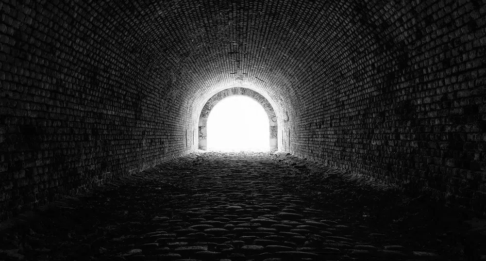 Вижда ли се светлина в тунела за туристическата индустрия?