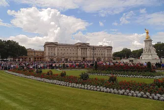Как върви реновацията на Бъкингамския дворец? (видео+снимки)