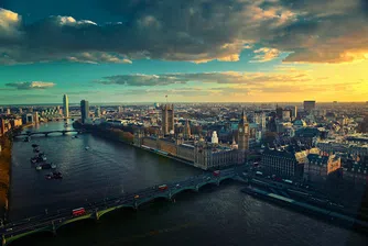 Лондон оглавява спада в цените на имотите в Англия