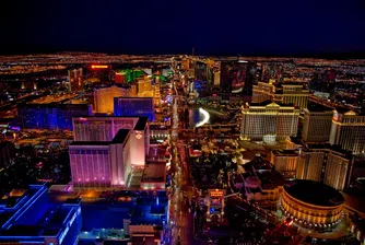 Кметът на Лас Вегас: Да отворим казината, пък който оцелее