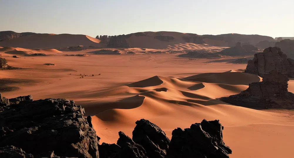 40 см сняг покриха дюните на пустинята Сахара (снимки)