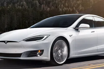 Нов удар за Tesla, изтегля 126 хил. коли Model S