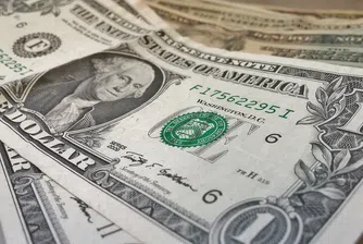 Доларът е стабилен в очакване на новините от Фед