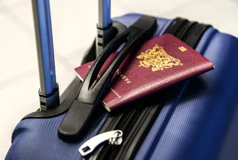 Арестуваха пилот, носел зареден пистолет в куфара си
