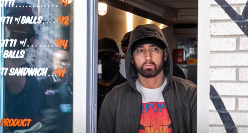 Eminem откри свой ресторант, цените са от 9 до 14 долара