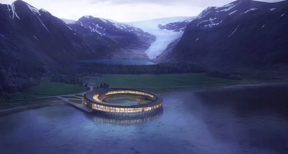 Този пръстеновиден хотел ще се излегне във водите на фиорд