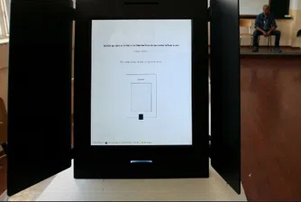 Експеримент на ЦИК: 75 избиратели са гласували машинно за час