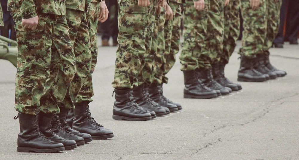 Увеличават заплатите в армията от 1 януари 2018 г.