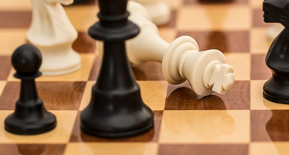 YouTube обвини шахматист в расизъм. Говорел много за "бели и черни"