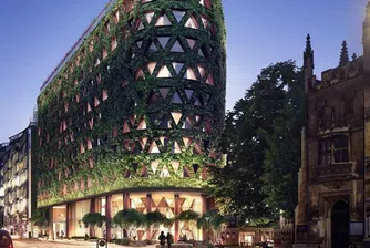Нов хотел в Лондон се превръща в най-голямата жива стена в Европа