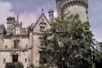 6500 души станаха собственици на френски замък