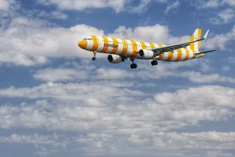 Авиокомпания украси самолетите си с бонбонени ивици (снимки)