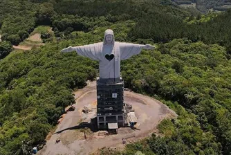 Третата най-висока статуя на Христос в света отваря за посетители през 2023