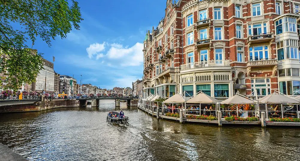 Обиколка на каналите на Амстердам - най-доброто туристическо преживяване