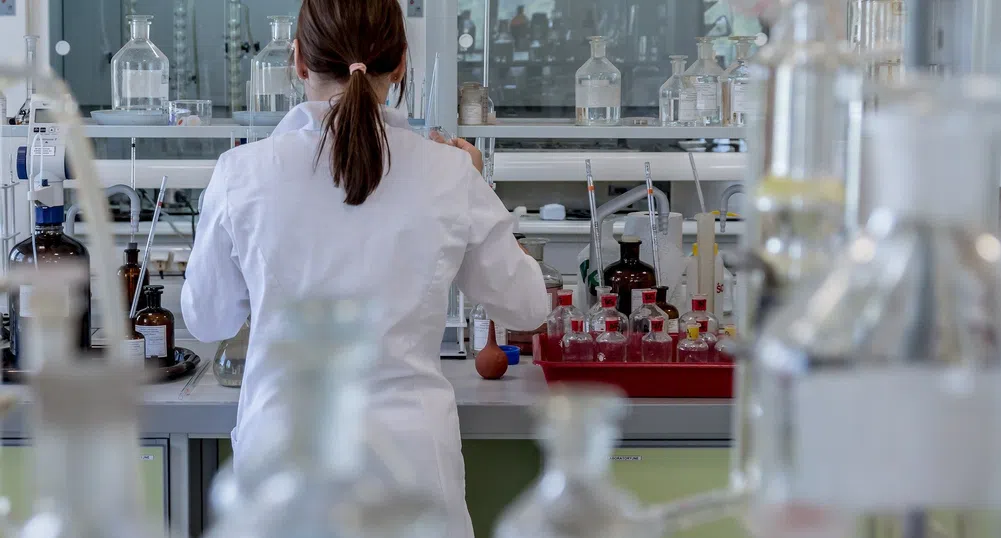 България е сред европейските лидери по дял на жените в науката