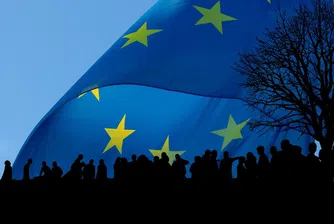 ЕС деблокира милиарди за справяне с пандемията