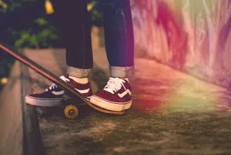 Най-богатият човек в Тайван произвежда кецове за Nike и Vans