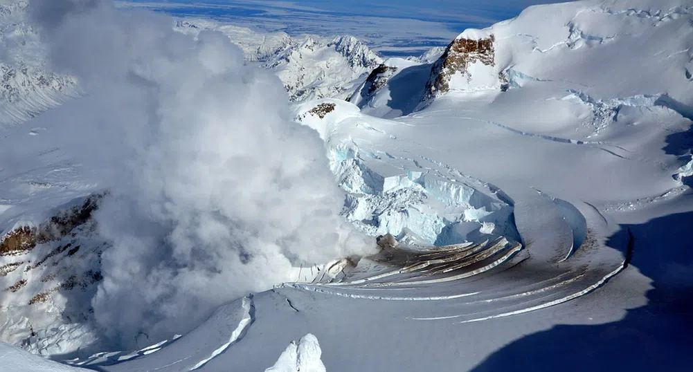 Вятър разнася над Аляска пепел от изригнал преди повече от век вулкан