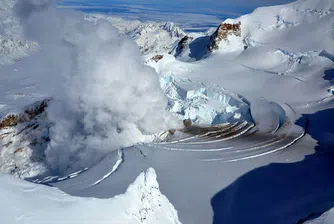 Вятър разнася над Аляска пепел от изригнал преди повече от век вулкан